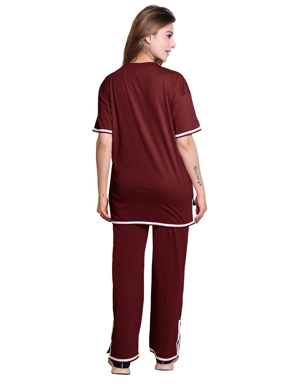 women solid short sleeve t-shirt & trouser co ord set - 21960319 -  Standard Image - 4