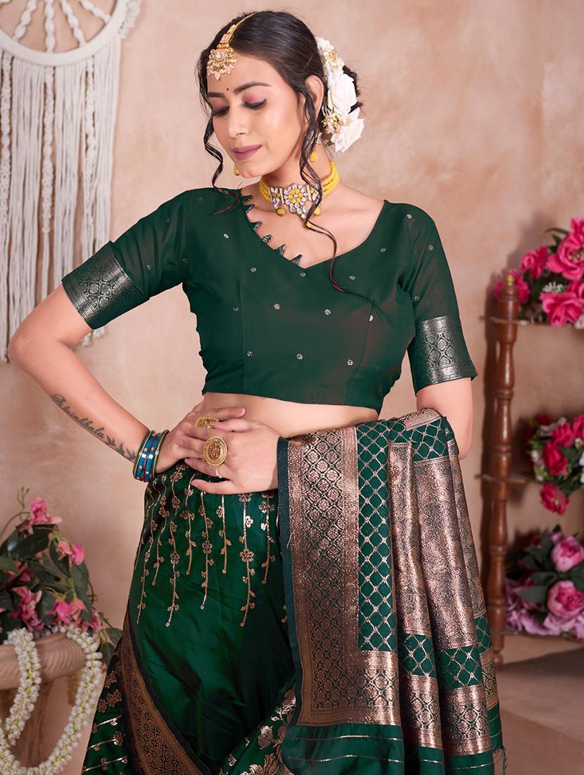 women self design banarasi saree with blouse - 21960329 - Standard Image - 4