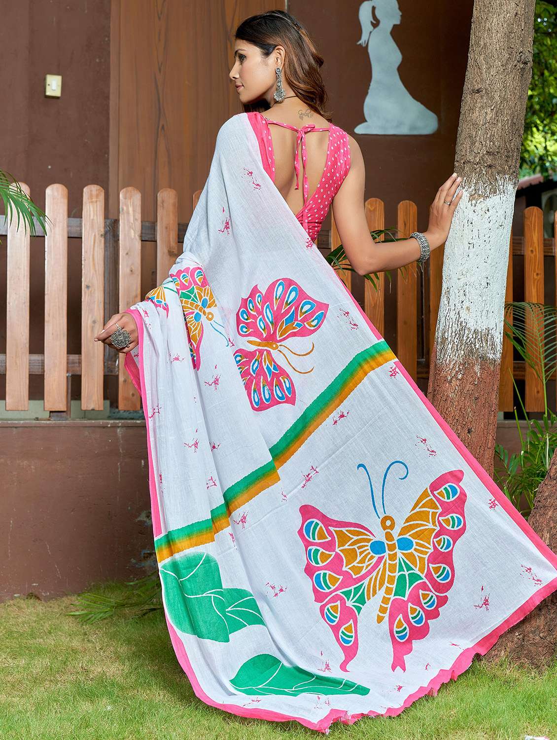 women printed casual wear saree with blouse - 21960450 -  Standard Image - 1