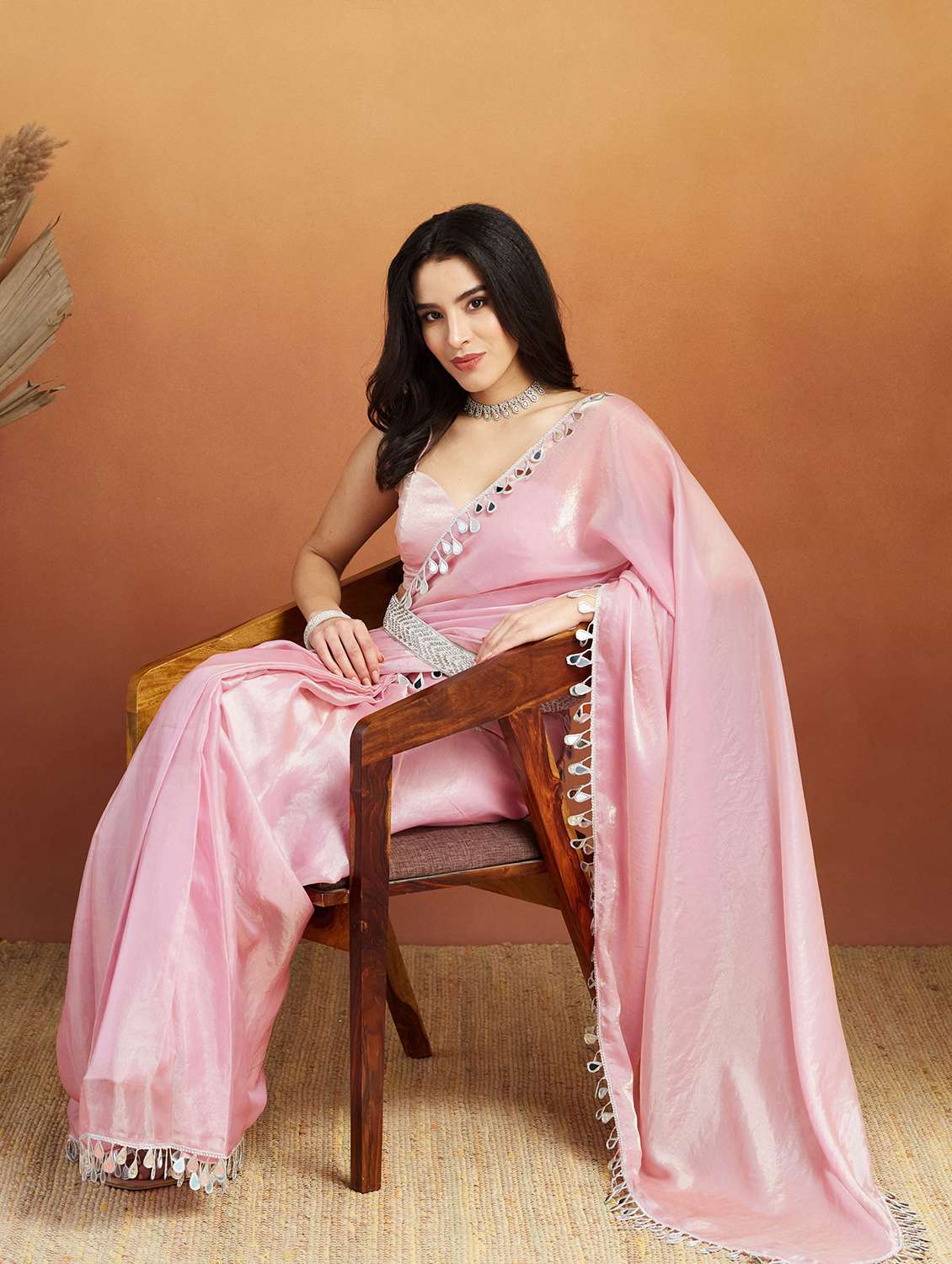 women solid with embellished bordered saree with blouse - 21961287 - Standard Image - 1