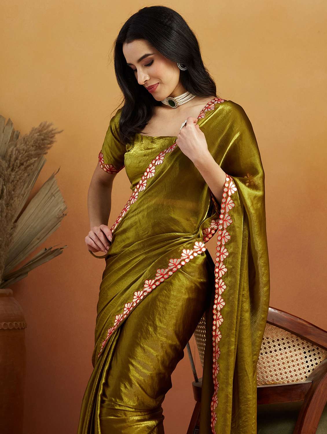 women solid with bordered ready to wear saree with blouse - 21961297 -  Standard Image - 4