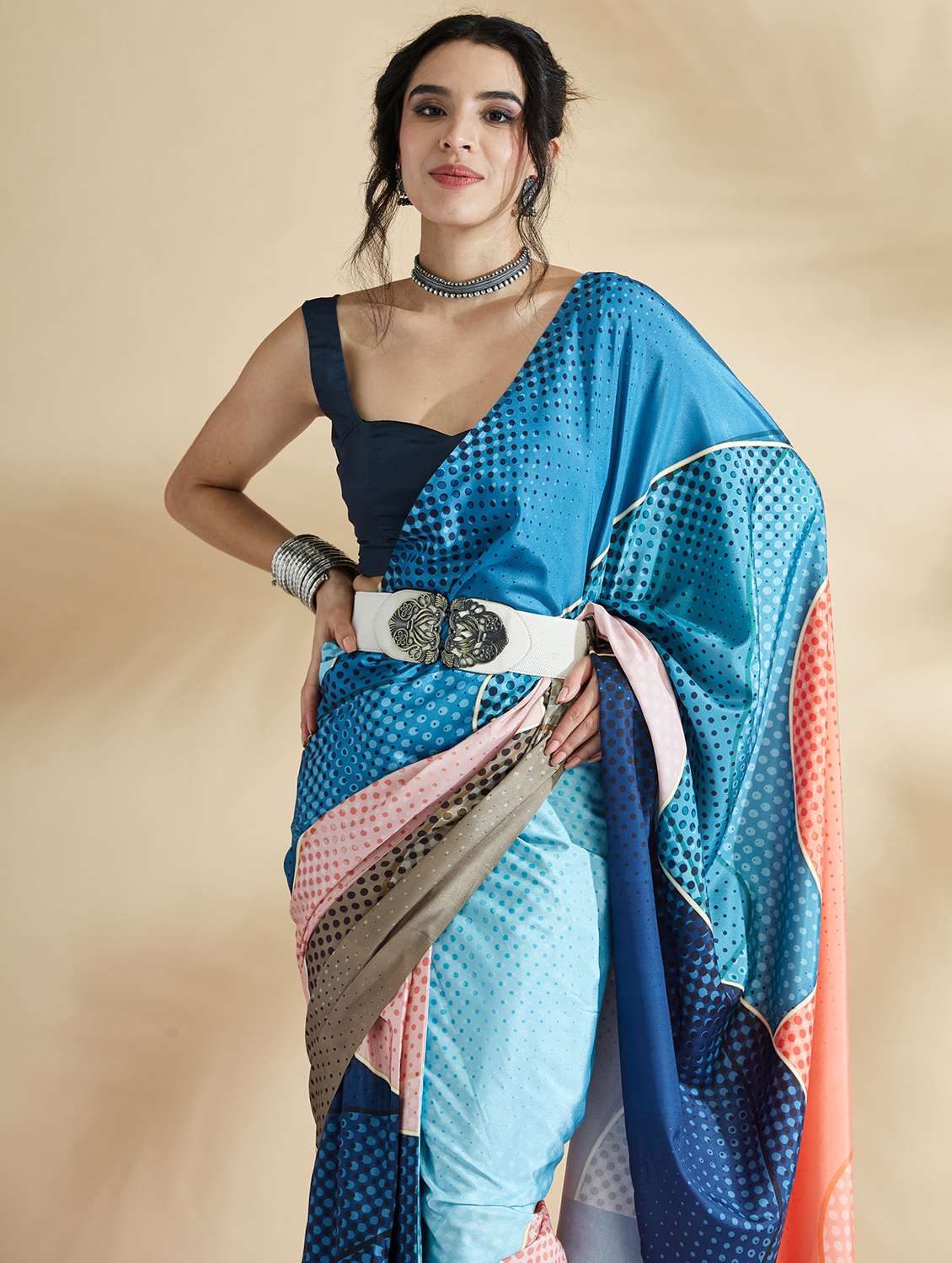 women printed ready to wear saree with blouse - 21961309 -  Standard Image - 4