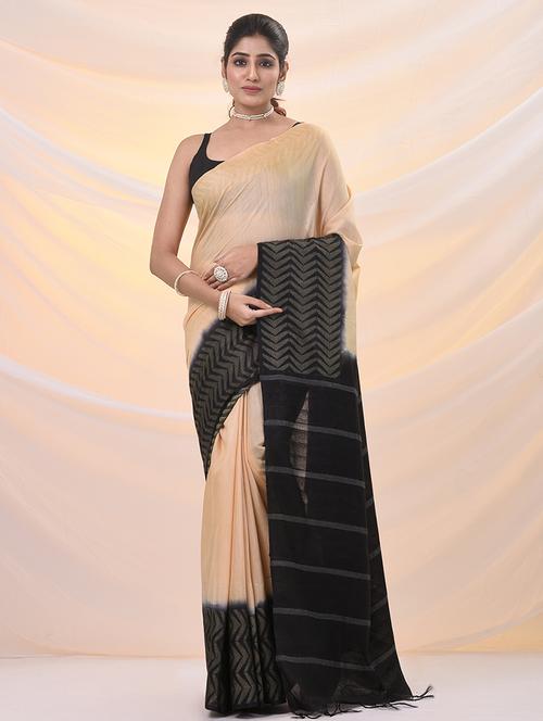 women self design handloom saree with blouse - 21961487 - Standard Image - 0