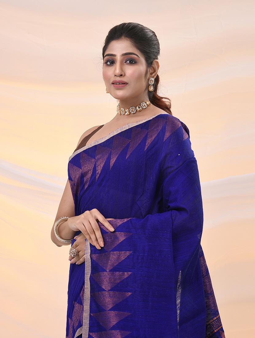 women self design handloom saree with blouse - 21961490 - Standard Image - 4
