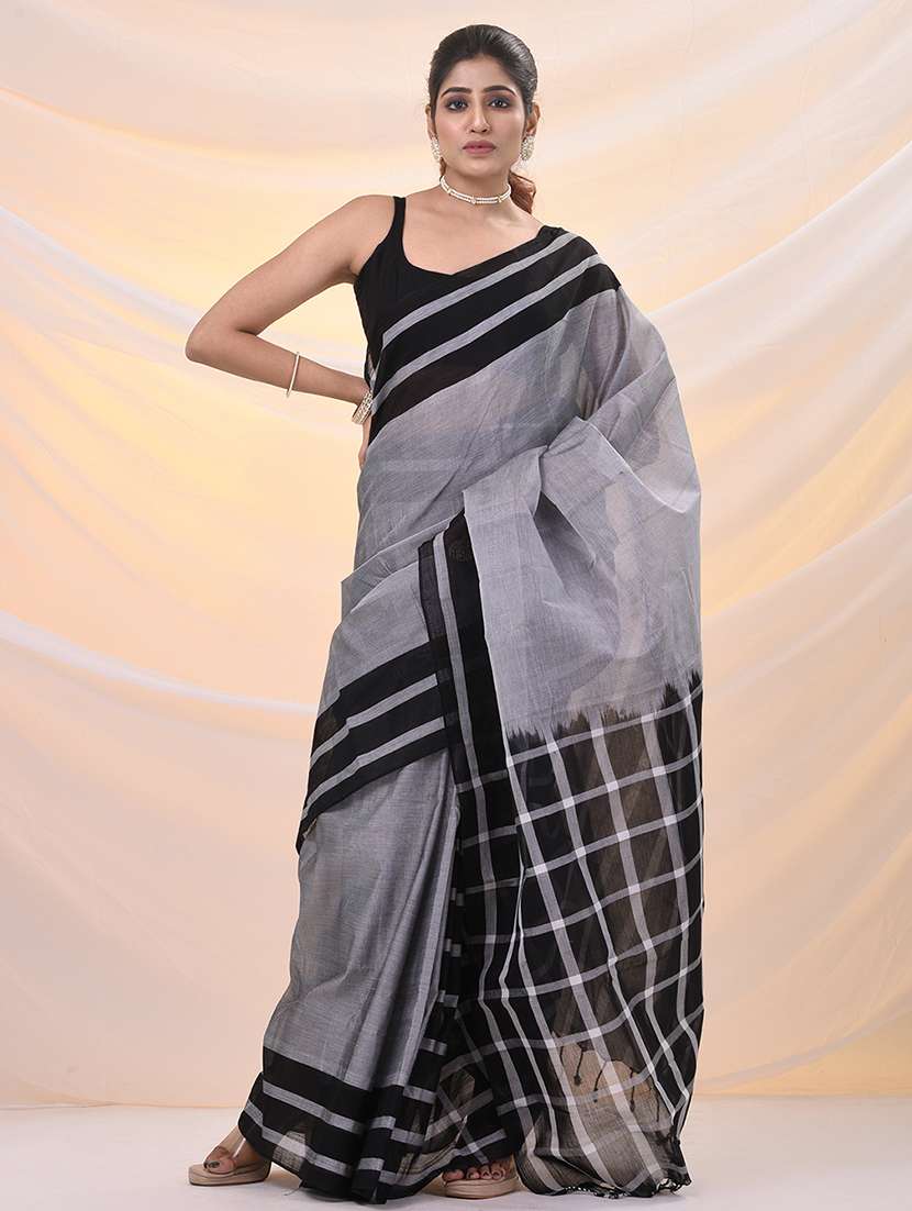 women solid with striped bordered saree with blouse - 21961508 - Standard Image - 1