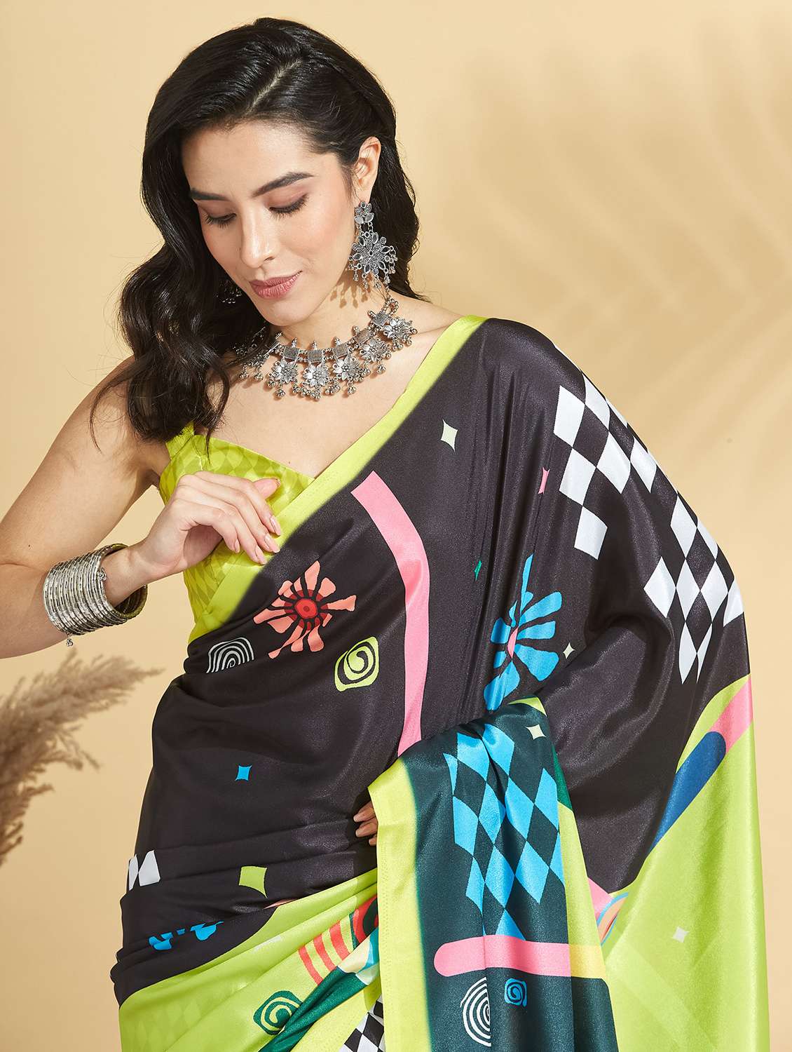 women checkered ready to wear saree with blouse - 21961593 -  Standard Image - 4