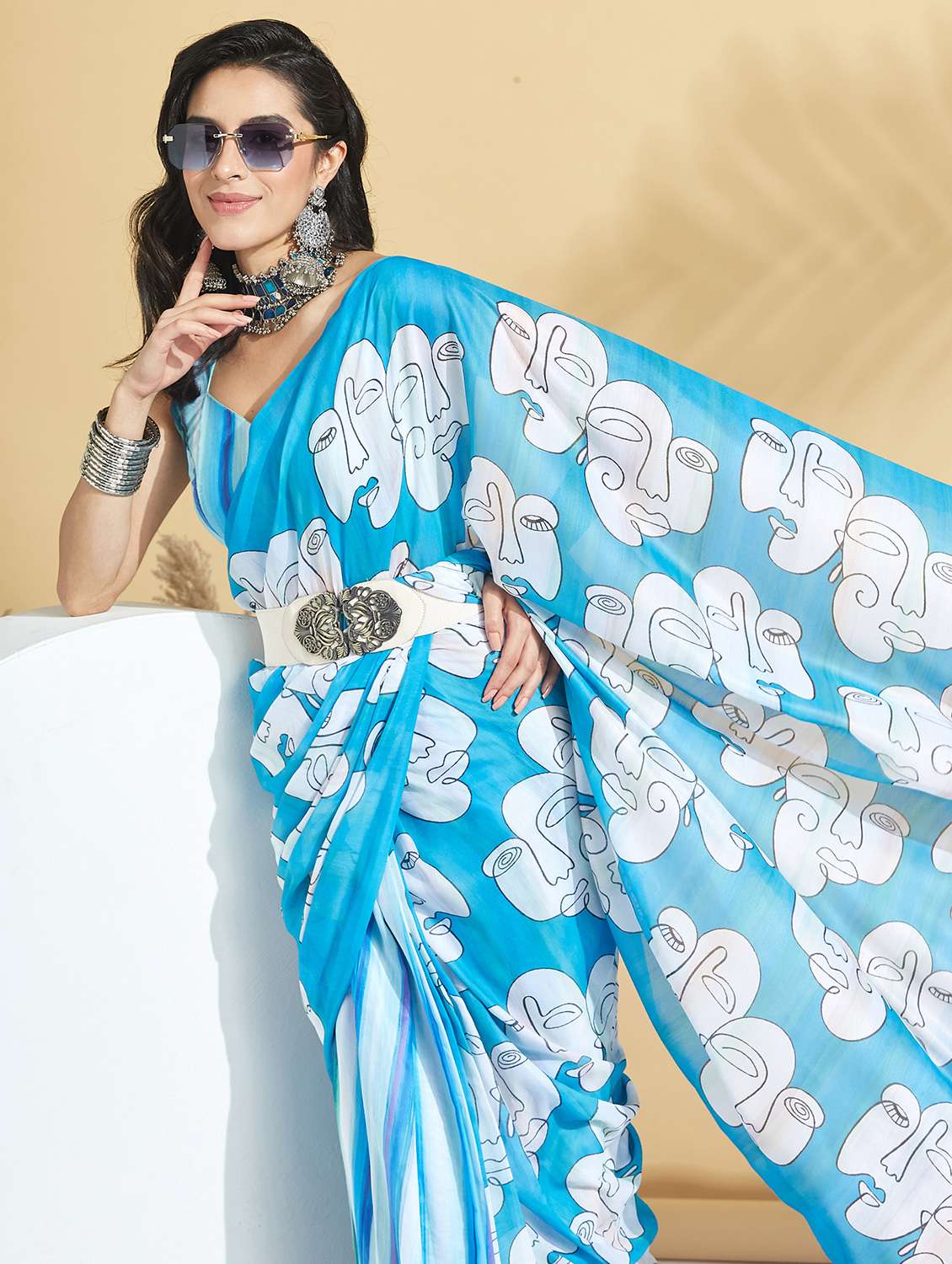 women printed ready to wear saree with blouse - 21961599 -  Standard Image - 4