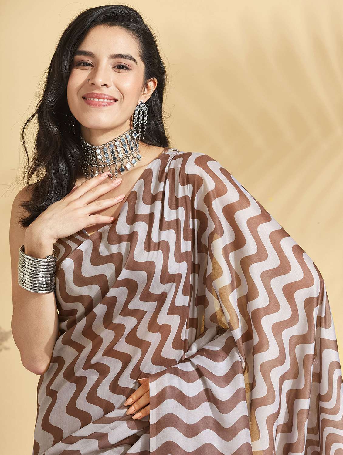 women printed ready to wear saree with blouse - 21961600 -  Standard Image - 4