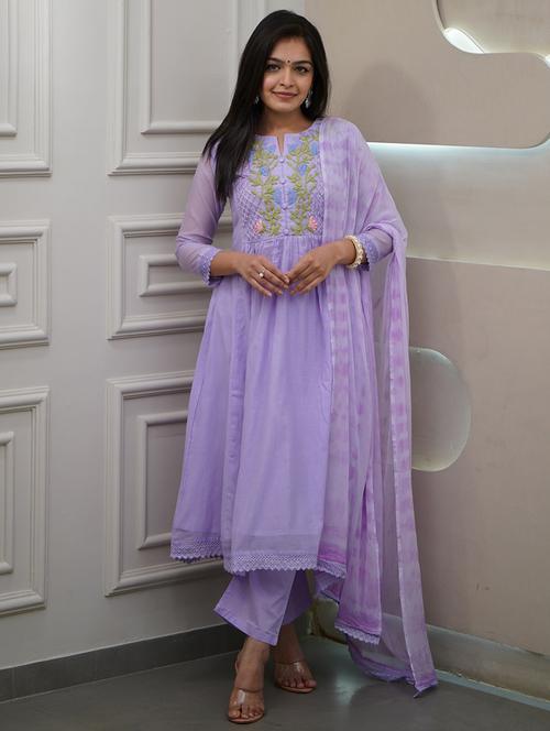 women three quarter sleeve kurta pant with dupatta set - 21961645 - Standard Image - 0