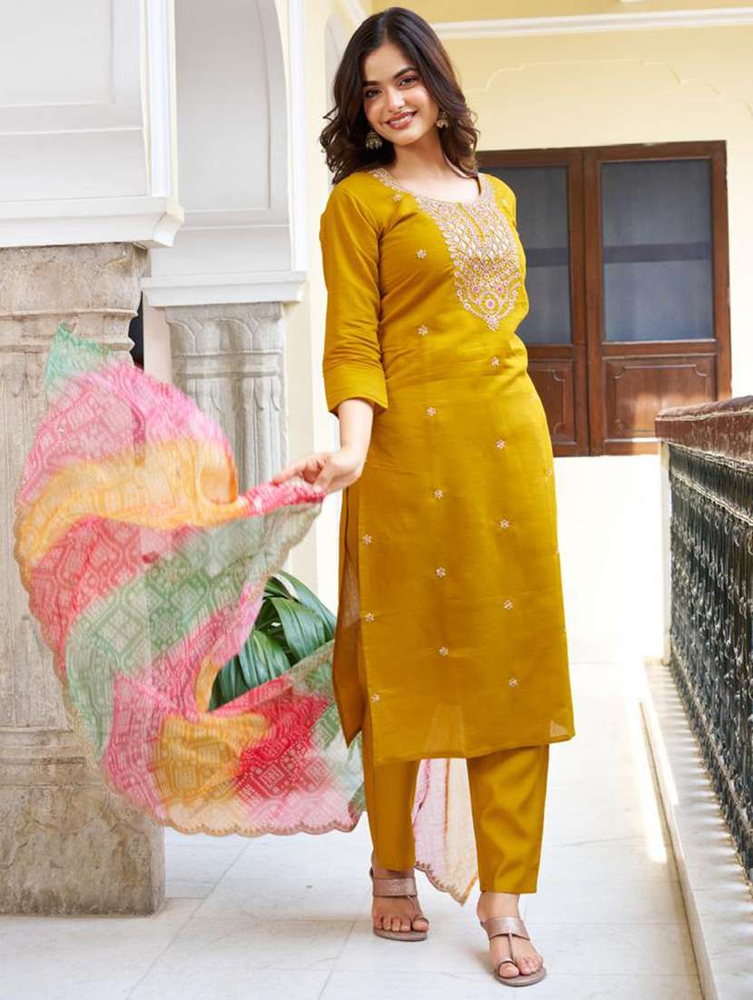 women three quarter sleeve kurta pant with dupatta set - 21961649 - Standard Image - 1
