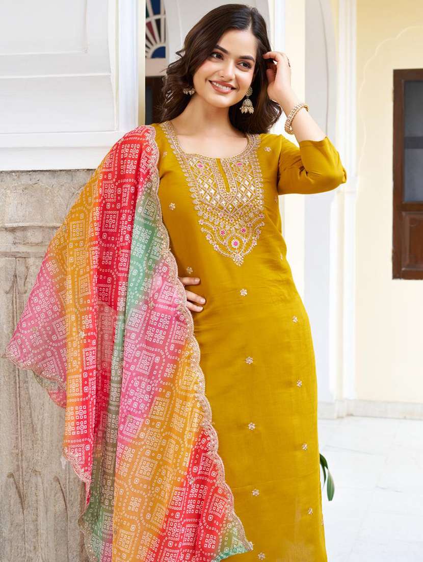 women three quarter sleeve kurta pant with dupatta set - 21961649 - Standard Image - 4