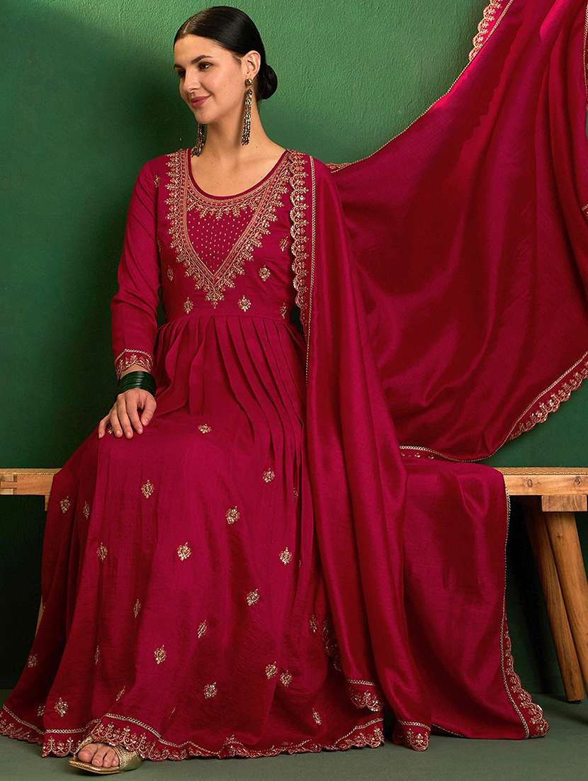 women three quarter sleeve kurta pant with dupatta set - 21961659 - Standard Image - 1