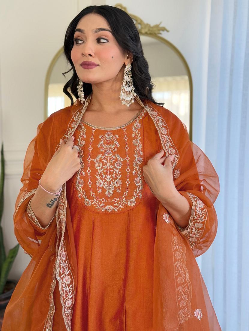 women three quarter sleeve kurta pant with dupatta set - 21961663 - Standard Image - 4