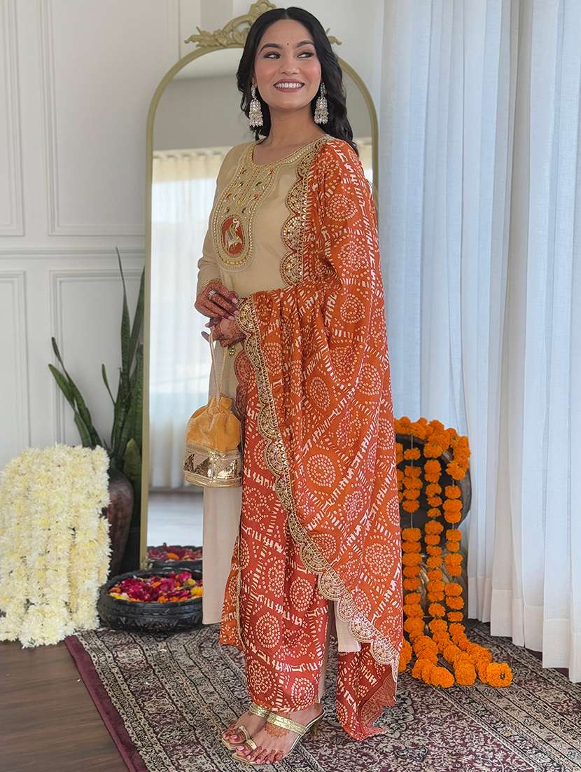 women three quarter sleeve kurta pant with dupatta set - 21961668 - Standard Image - 1