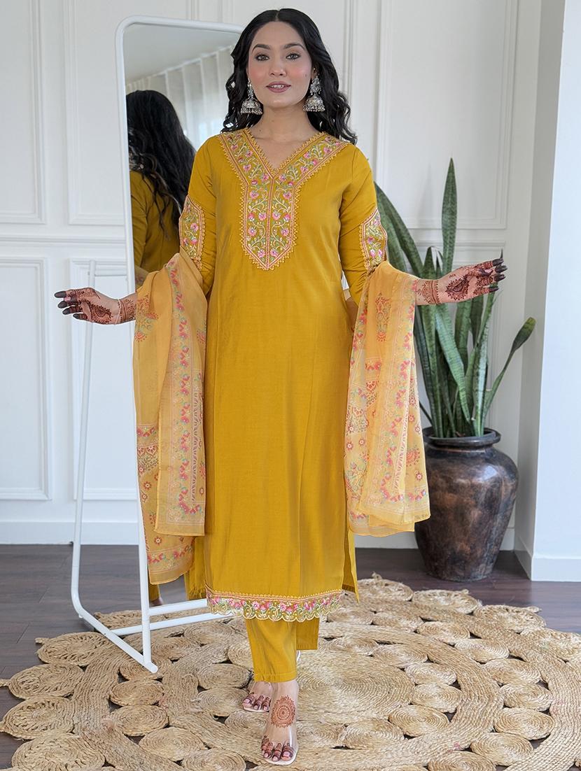 women three quarter sleeve kurta pant with dupatta set - 21961670 -  Standard Image - 1