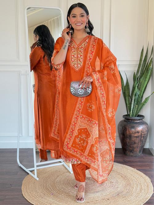 women three quarter sleeve kurta pant with dupatta set - 21961672 - Standard Image - 0