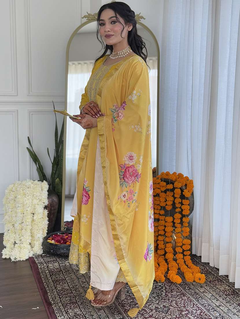 women three quarter sleeve kurta pant with dupatta set - 21961674 -  Standard Image - 1