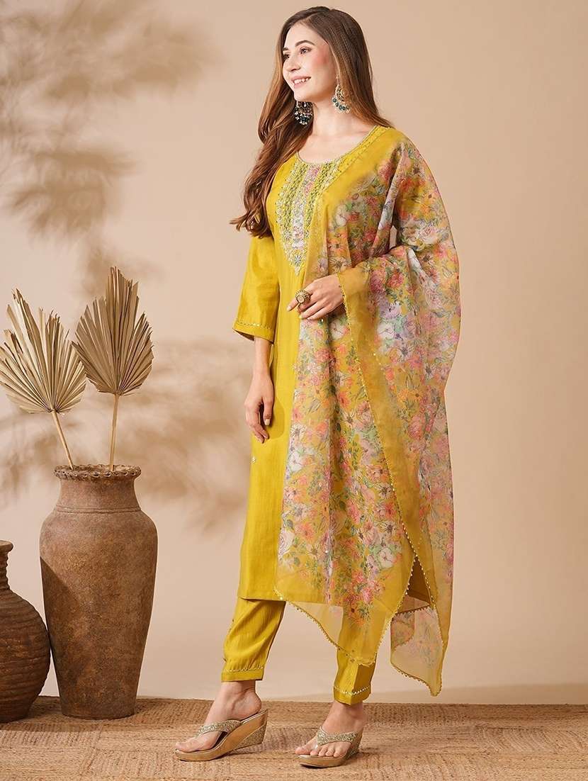 women three quarter sleeve kurta pant with dupatta set - 21961680 -  Standard Image - 1