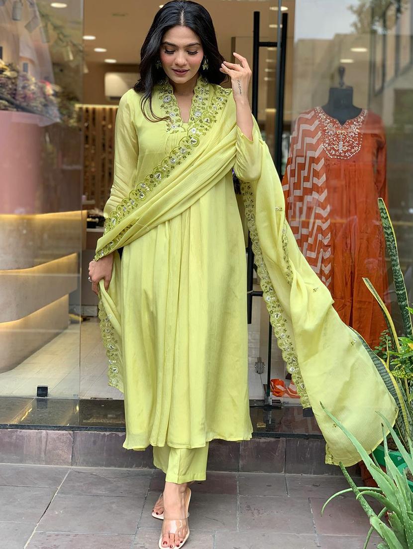 women three quarter sleeve kurta pant with dupatta set - 21961682 -  Standard Image - 1