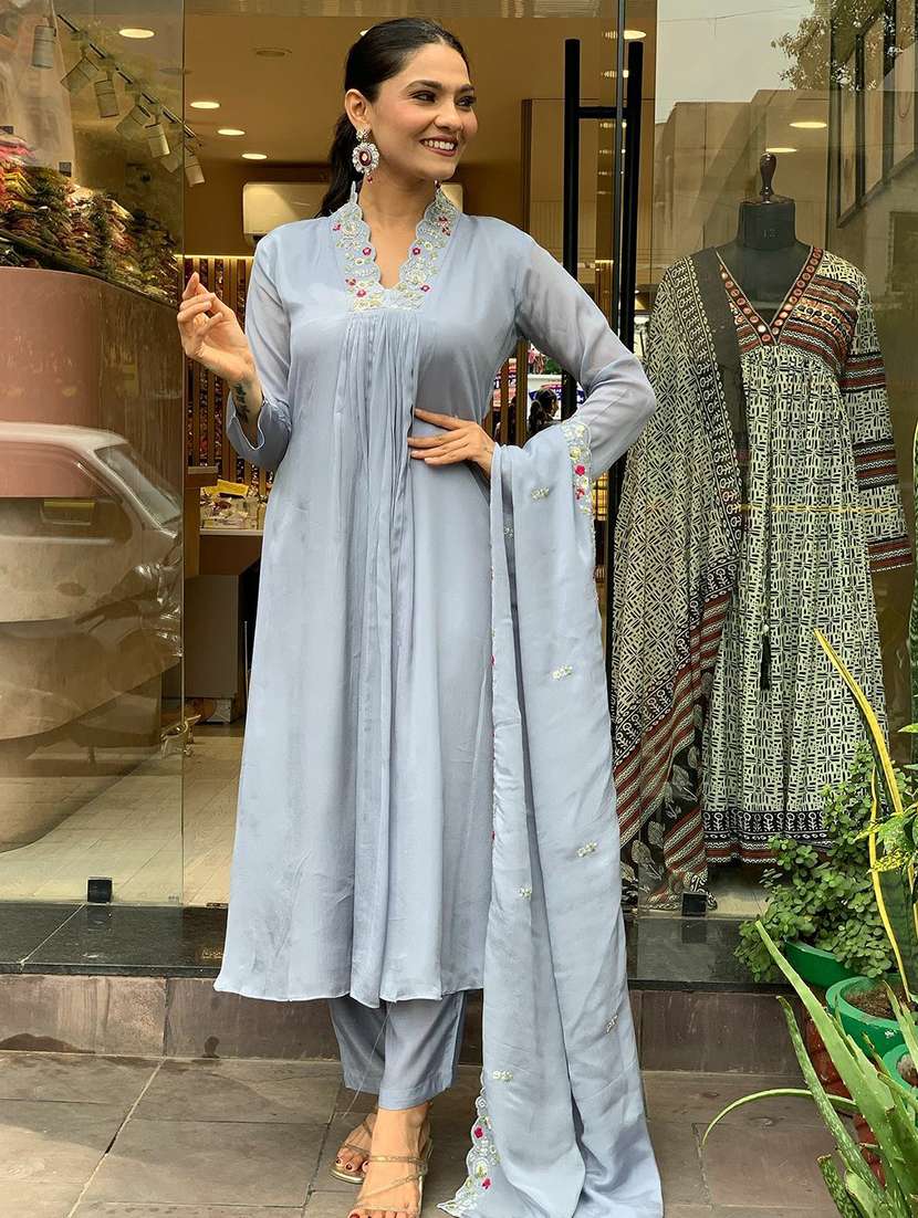 women three quarter sleeve kurta pant with dupatta set - 21961683 - Standard Image - 1