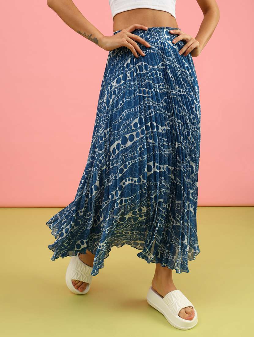 women printed mid rise flared skirt