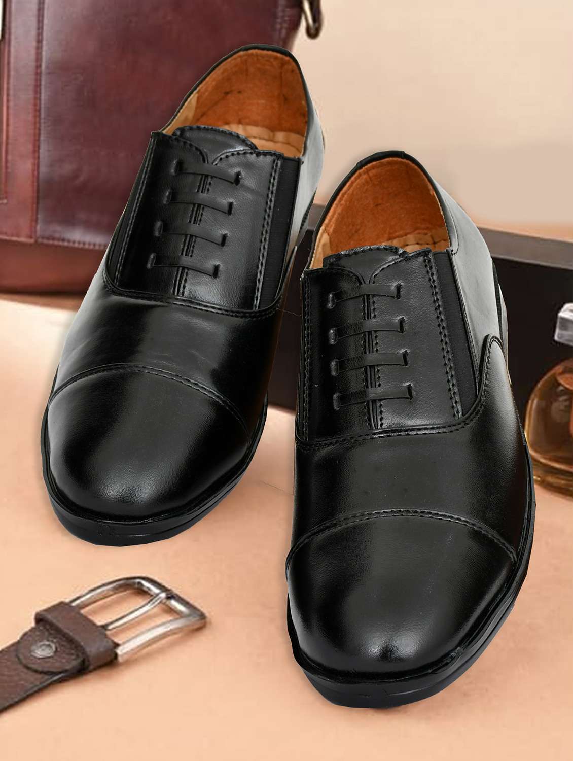 men black lace up oxford