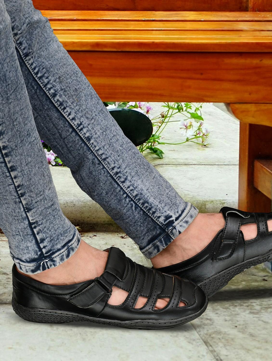 men black fisherman sandal - 21961891 -  Standard Image - 1