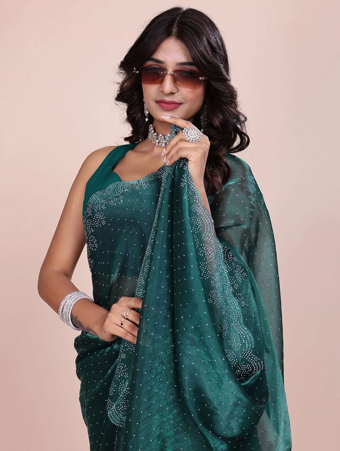 women solid with work embellished saree with blouse - 21962024 - Standard Image - 4