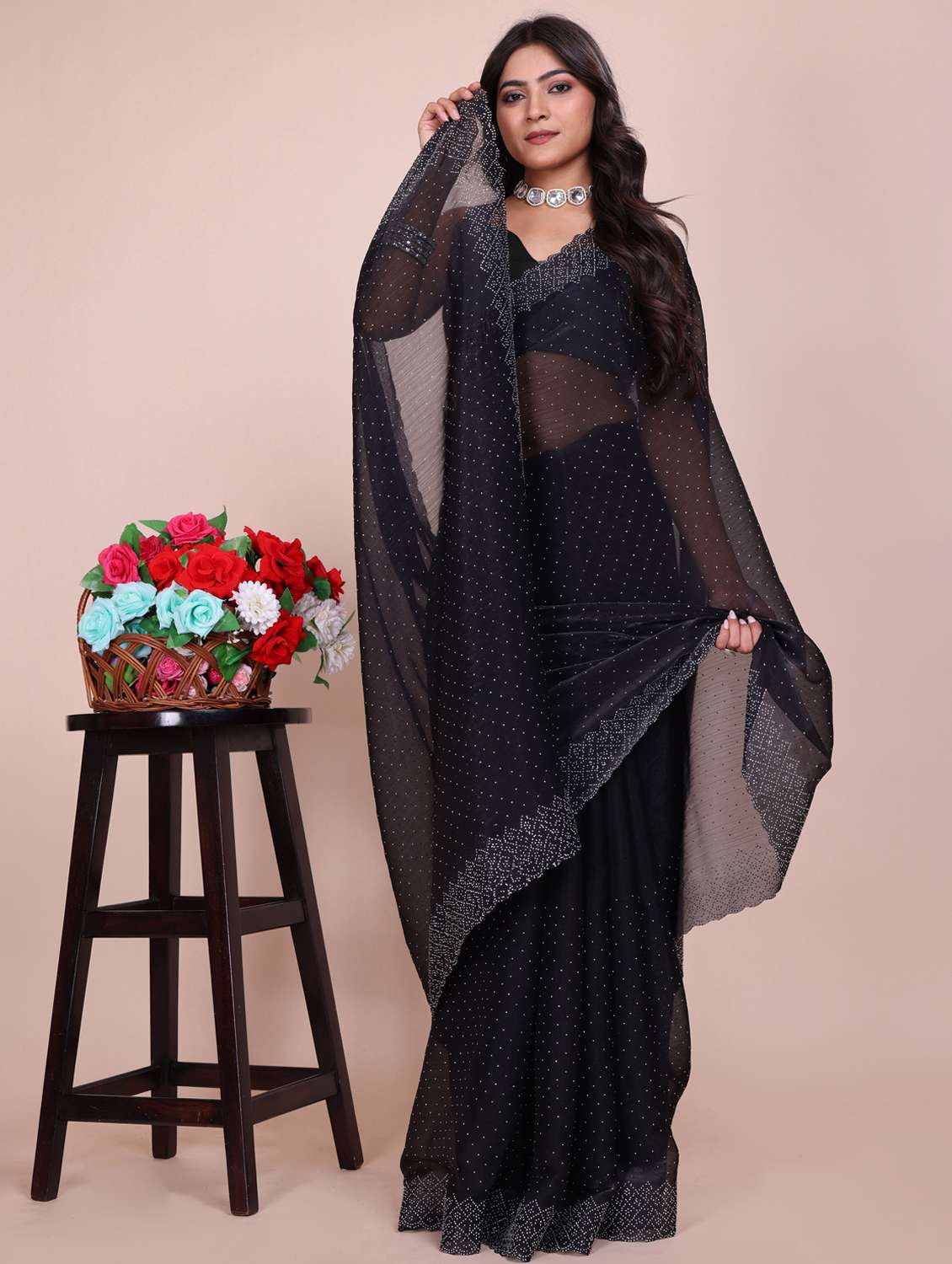 women solid with work embellished saree with blouse - 21962034 - Standard Image - 1