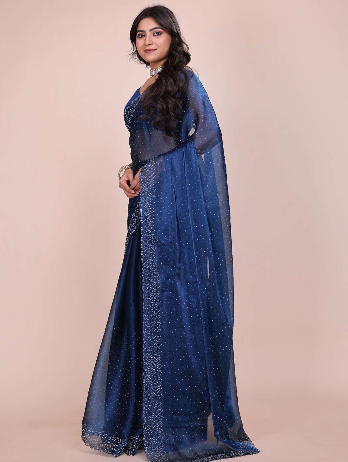women solid with work embellished saree with blouse - 21962035 - Standard Image - 1