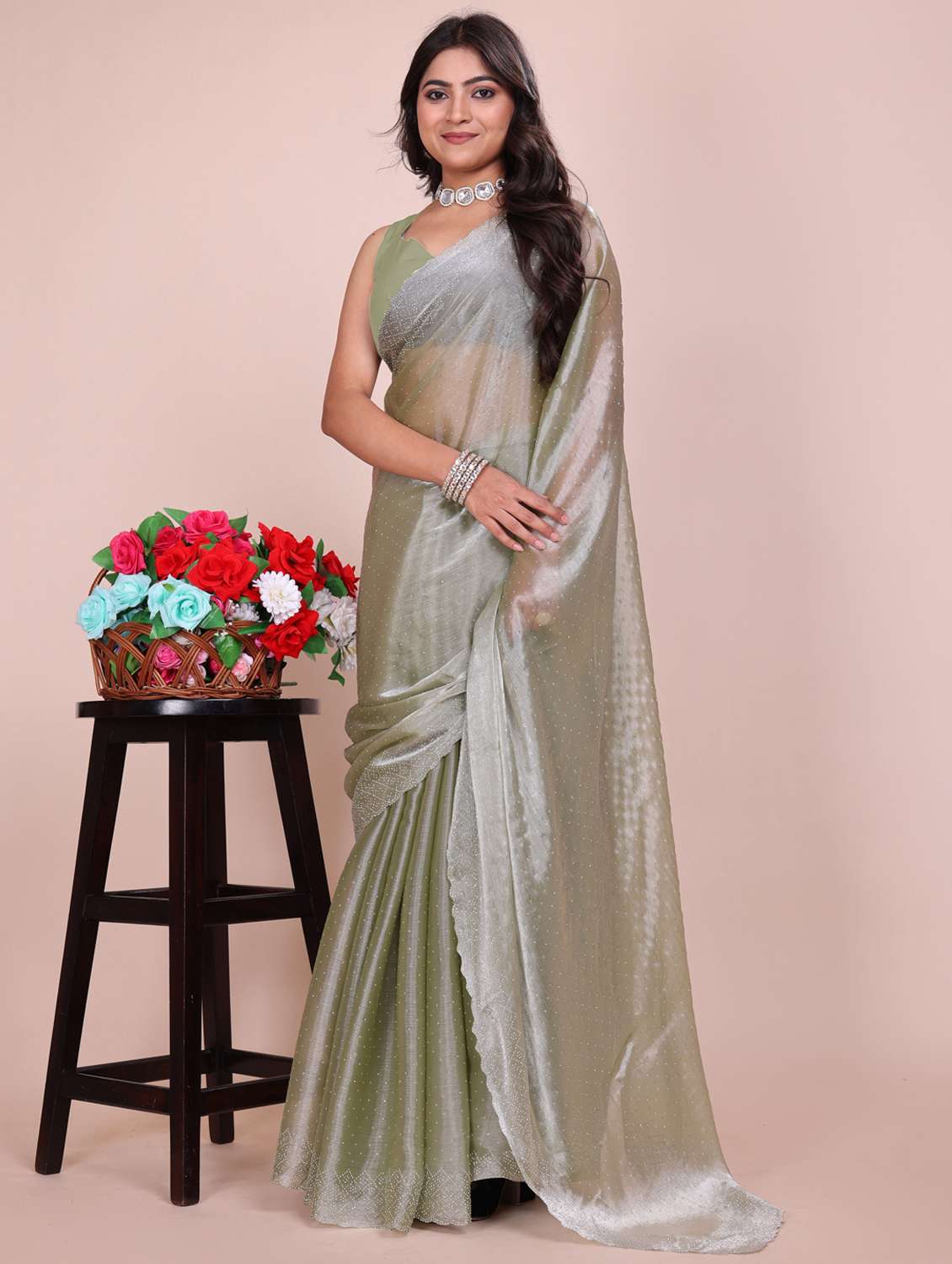 women solid with work embellished saree with blouse - 21962038 -  Standard Image - 1