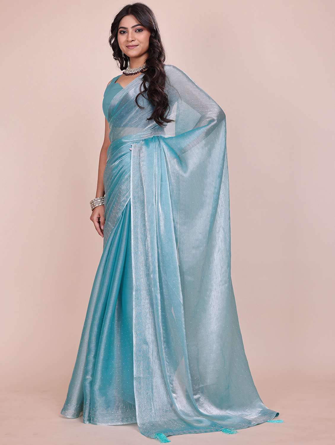 women solid with work embellished saree with blouse - 21962049 -  Standard Image - 1