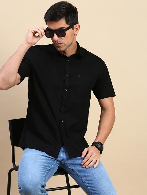 men solid short sleeve regular fit casual shirt - 21962100 - Standard Image - 0