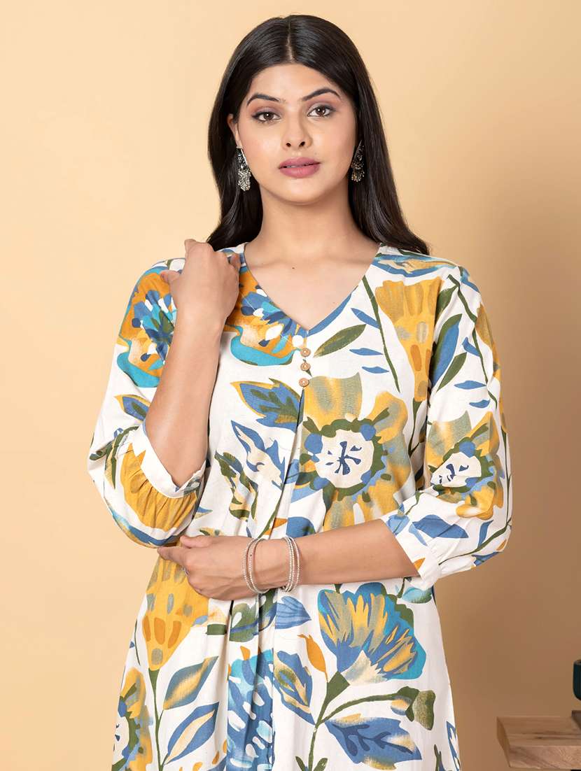 women three quarter sleeve kurta pant set - 21962190 -  Standard Image - 4