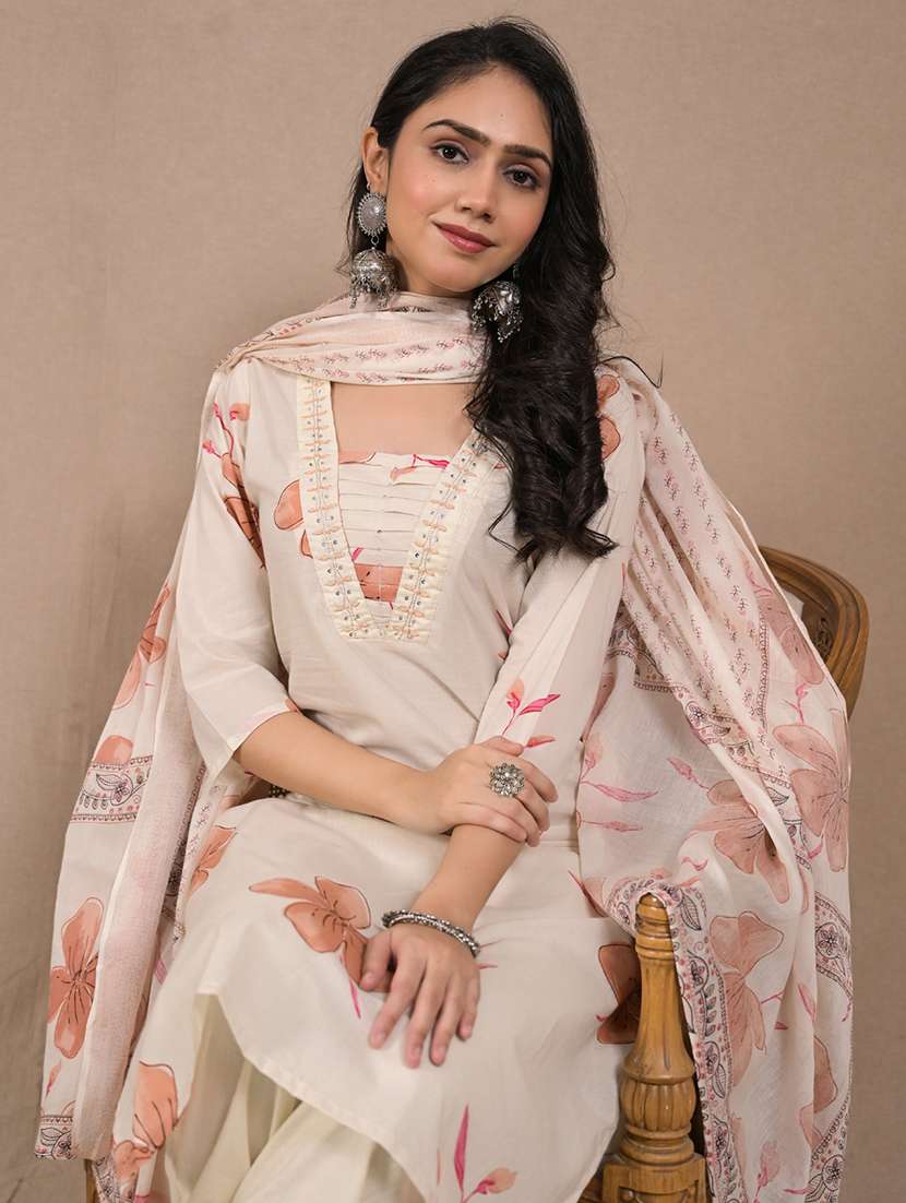 women three quarter sleeve kurta pant with dupatta set - 21962203 -  Standard Image - 4