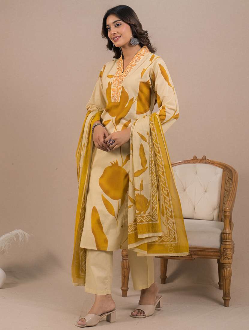 women three quarter sleeve kurta pant with dupatta set - 21962204 -  Standard Image - 1