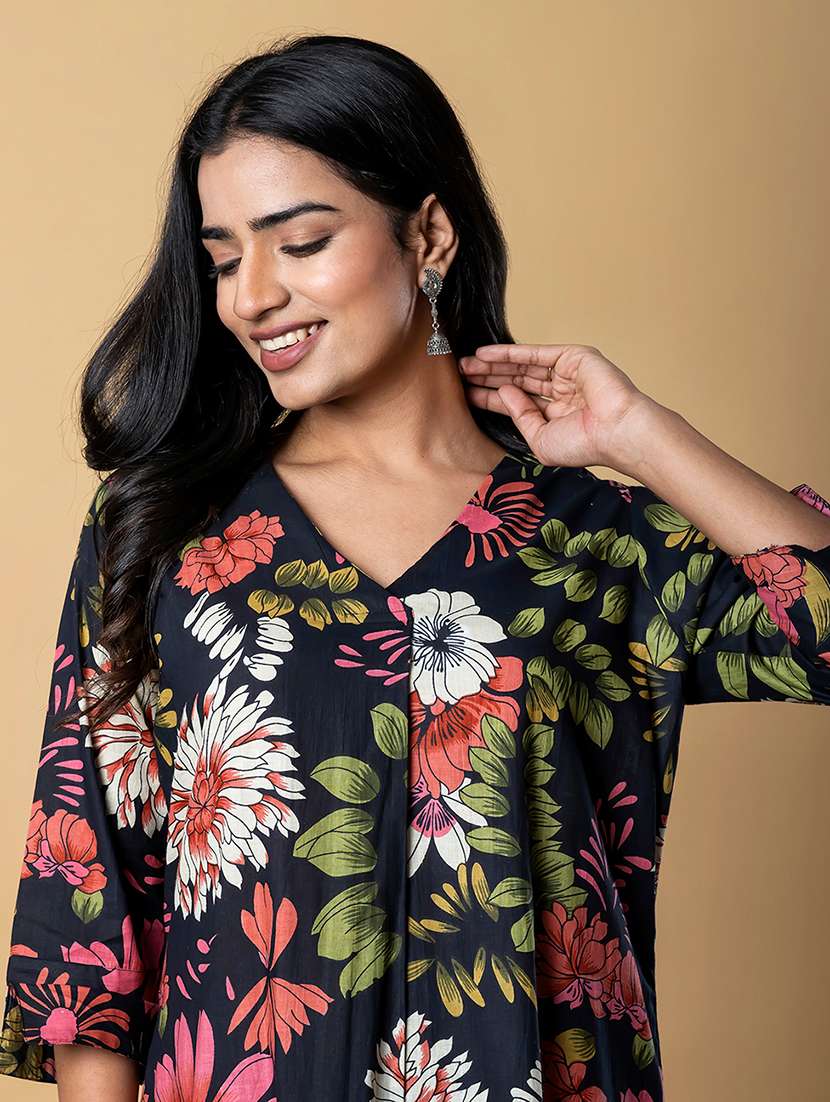 women printed three quarter sleeve kurta pant set - 21962222 -  Standard Image - 4