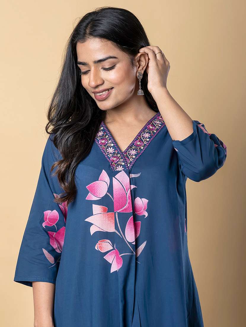 women printed three quarter sleeve kurta pant set - 21962283 -  Standard Image - 4