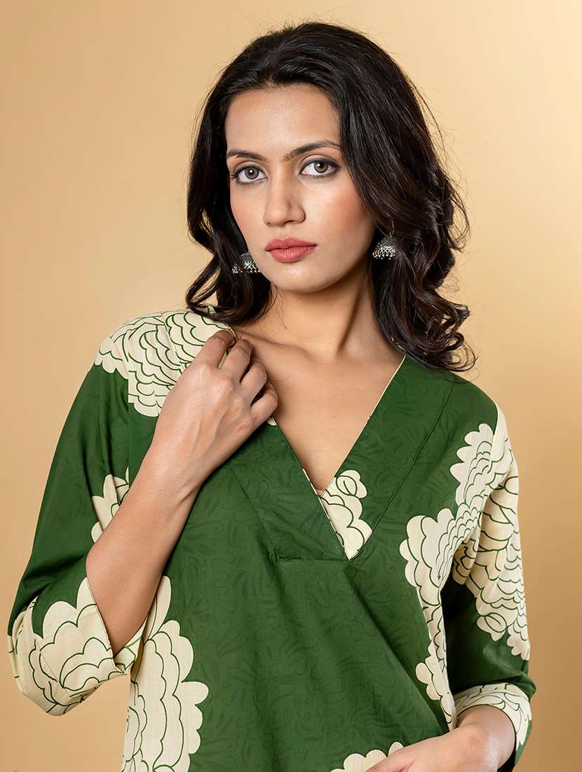 women printed three quarter sleeve kurta pant set - 21962293 -  Standard Image - 4