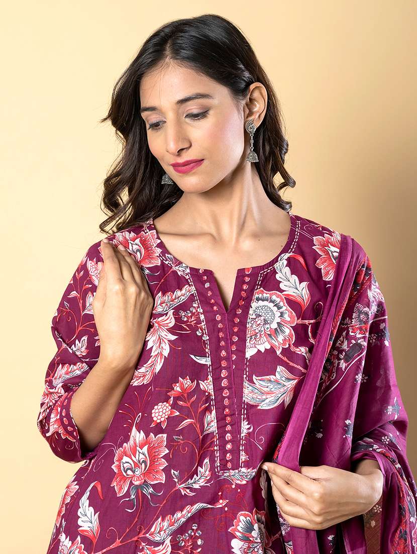 women three quarter sleeve kurta pant with dupatta set - 21962299 -  Standard Image - 4