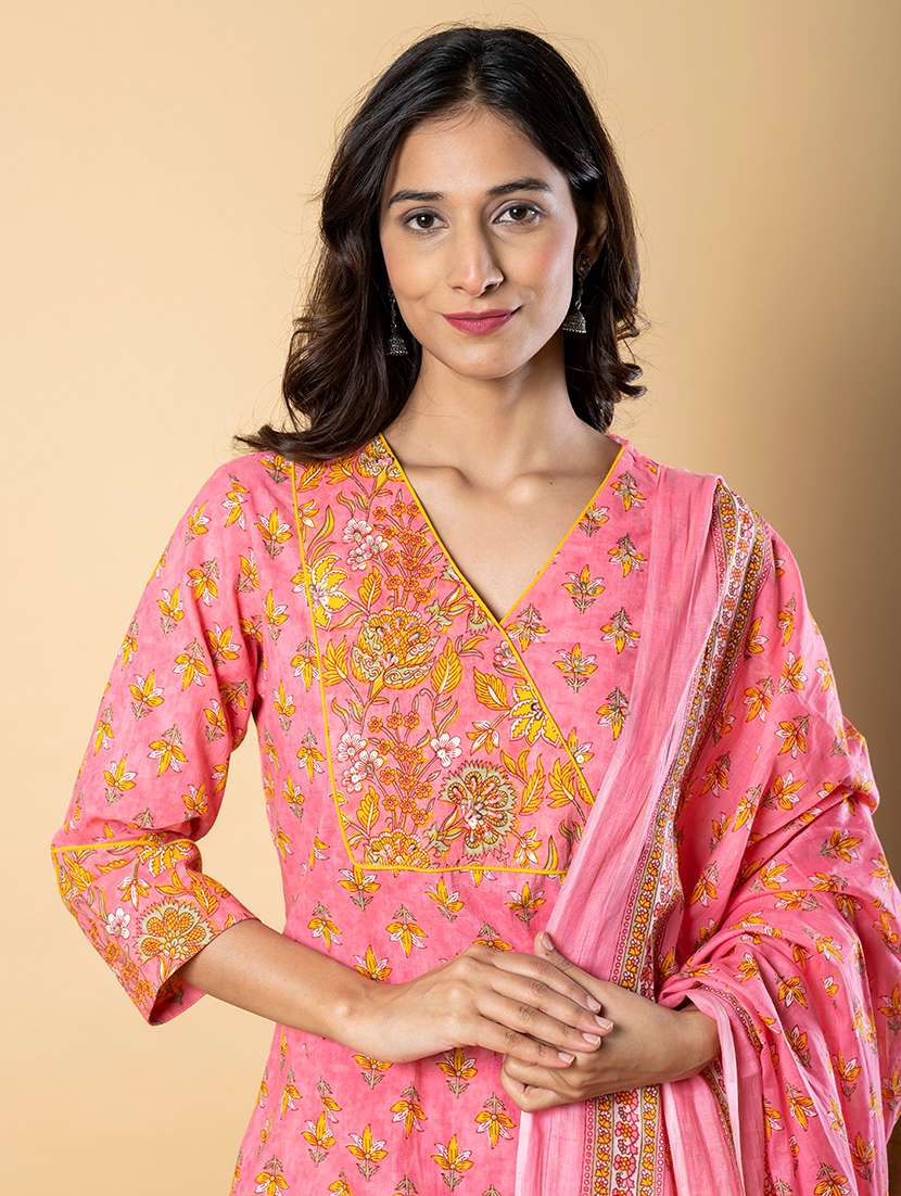 women three quarter sleeve kurta pant with dupatta set - 21962316 -  Standard Image - 4