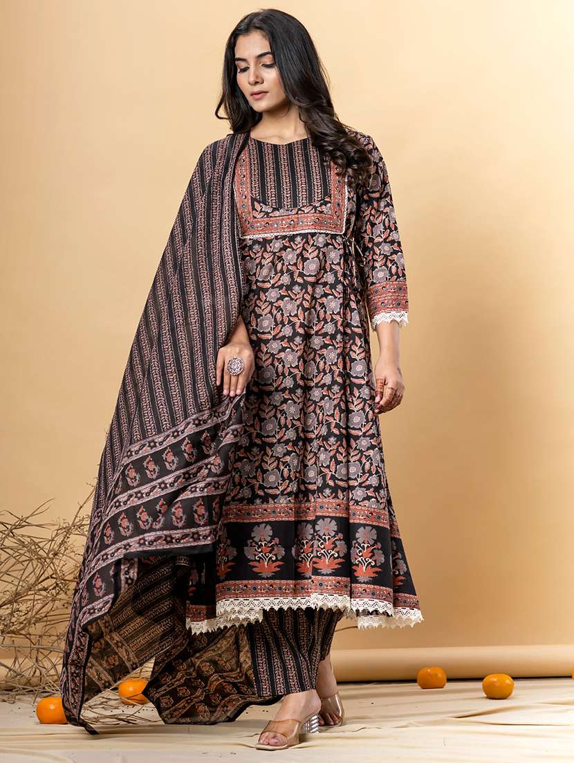 women three quarter sleeve kurta pant with dupatta set - 21962320 -  Standard Image - 1