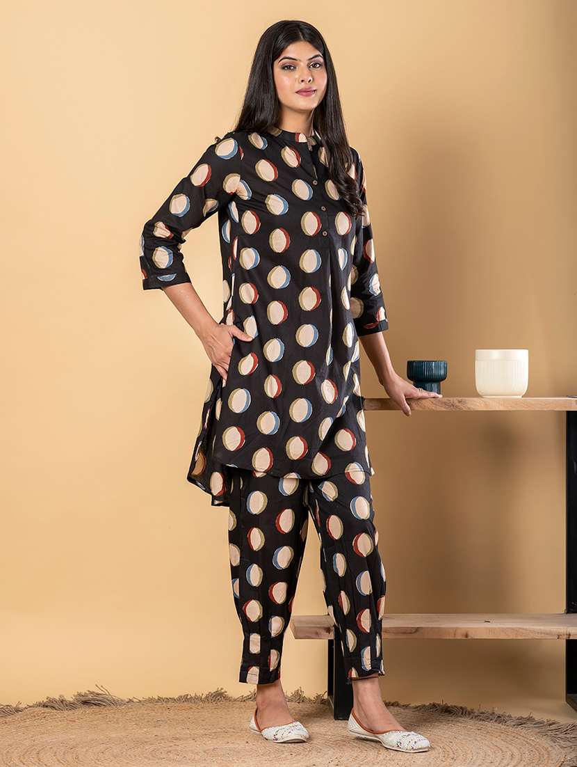 women embroidered three quarter sleeve kurta pant set - 21962332 -  Standard Image - 1