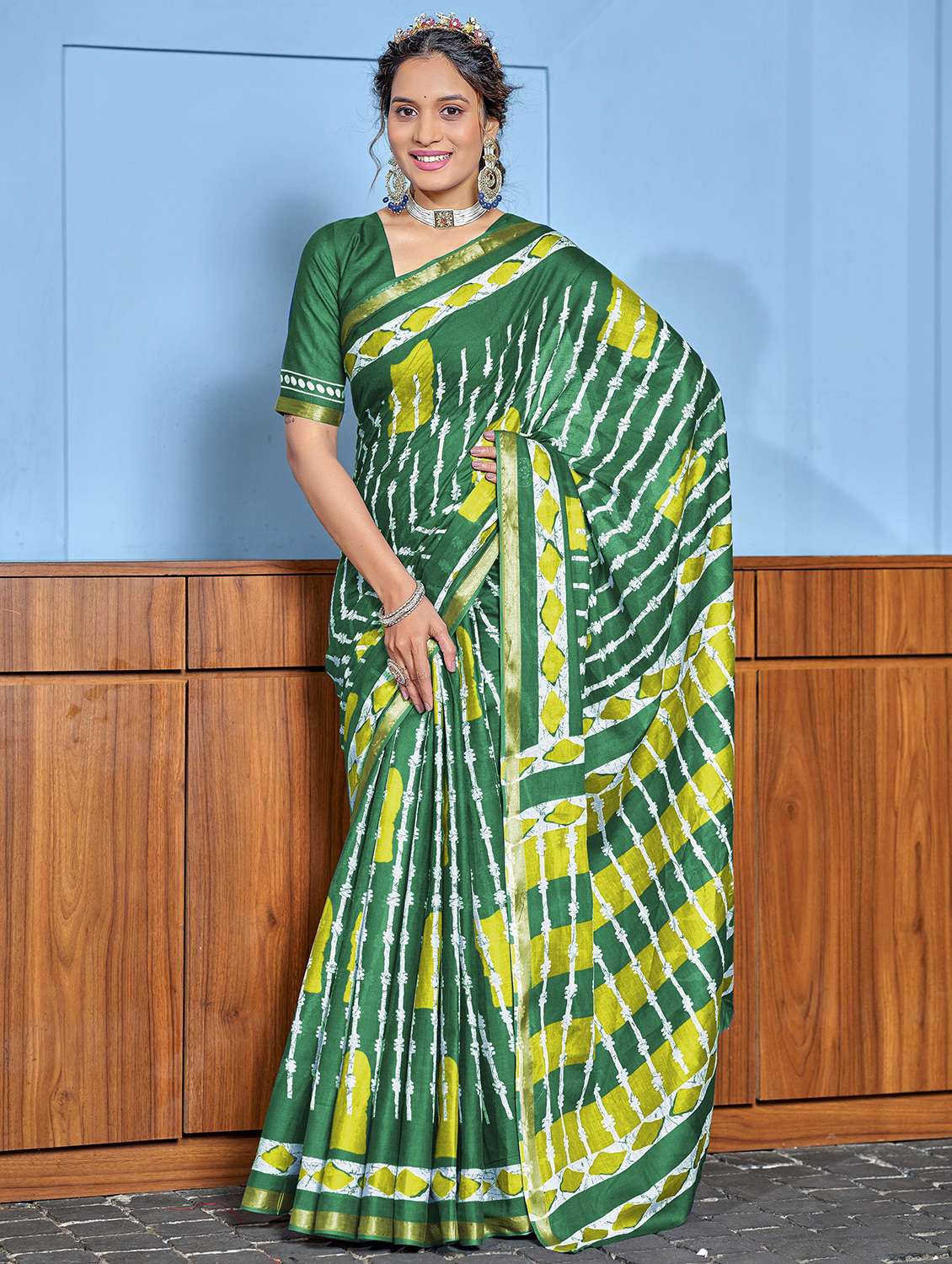 women printed casual wear saree with blouse