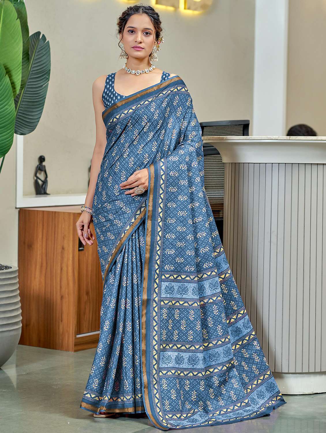 women printed casual wear saree with blouse