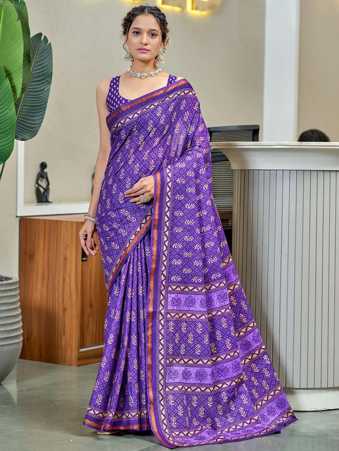 women printed casual wear saree with blouse - 21962400 -  Zoom Image - 0