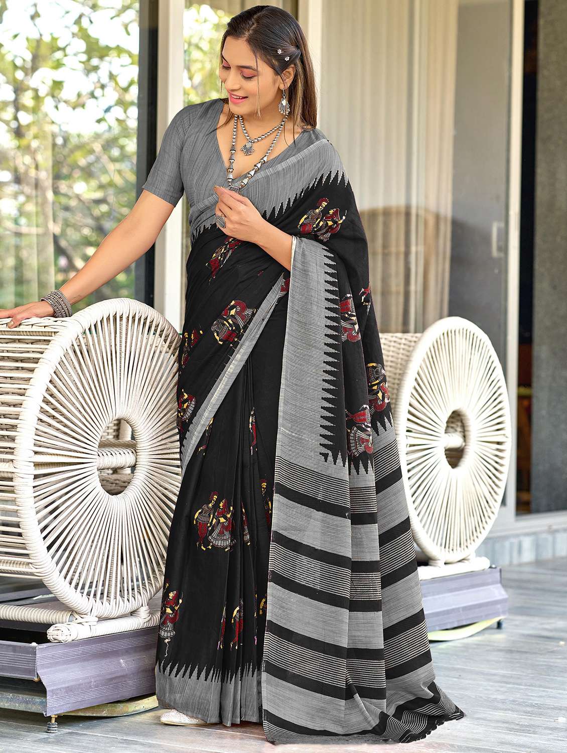 women printed casual wear saree with blouse