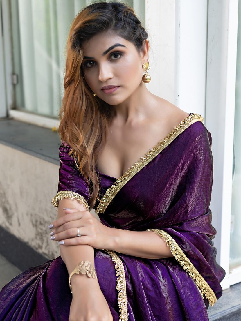 women solid with embellished bordered saree with blouse - 21962551 - Standard Image - 4