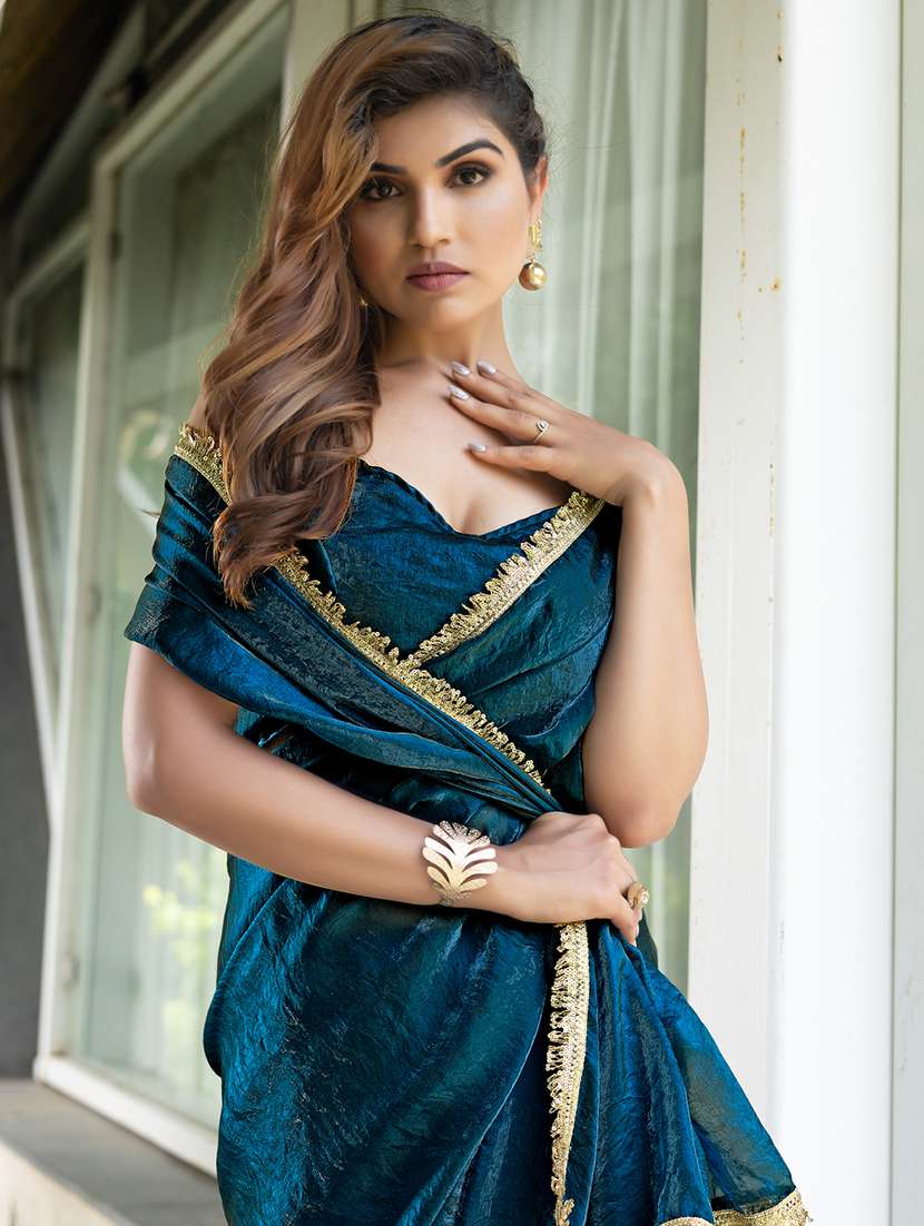 women solid with embellished bordered saree with blouse - 21962553 -  Standard Image - 4