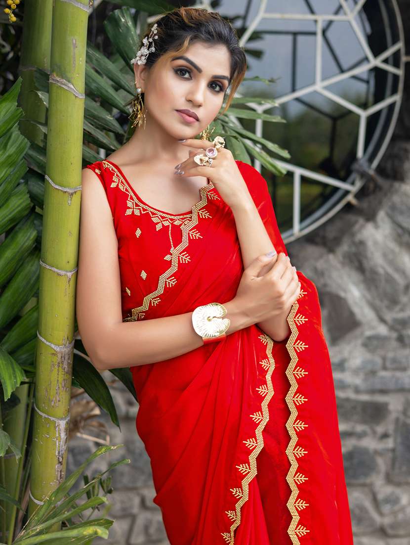 women solid with embellished bordered saree with blouse - 21962555 -  Standard Image - 4